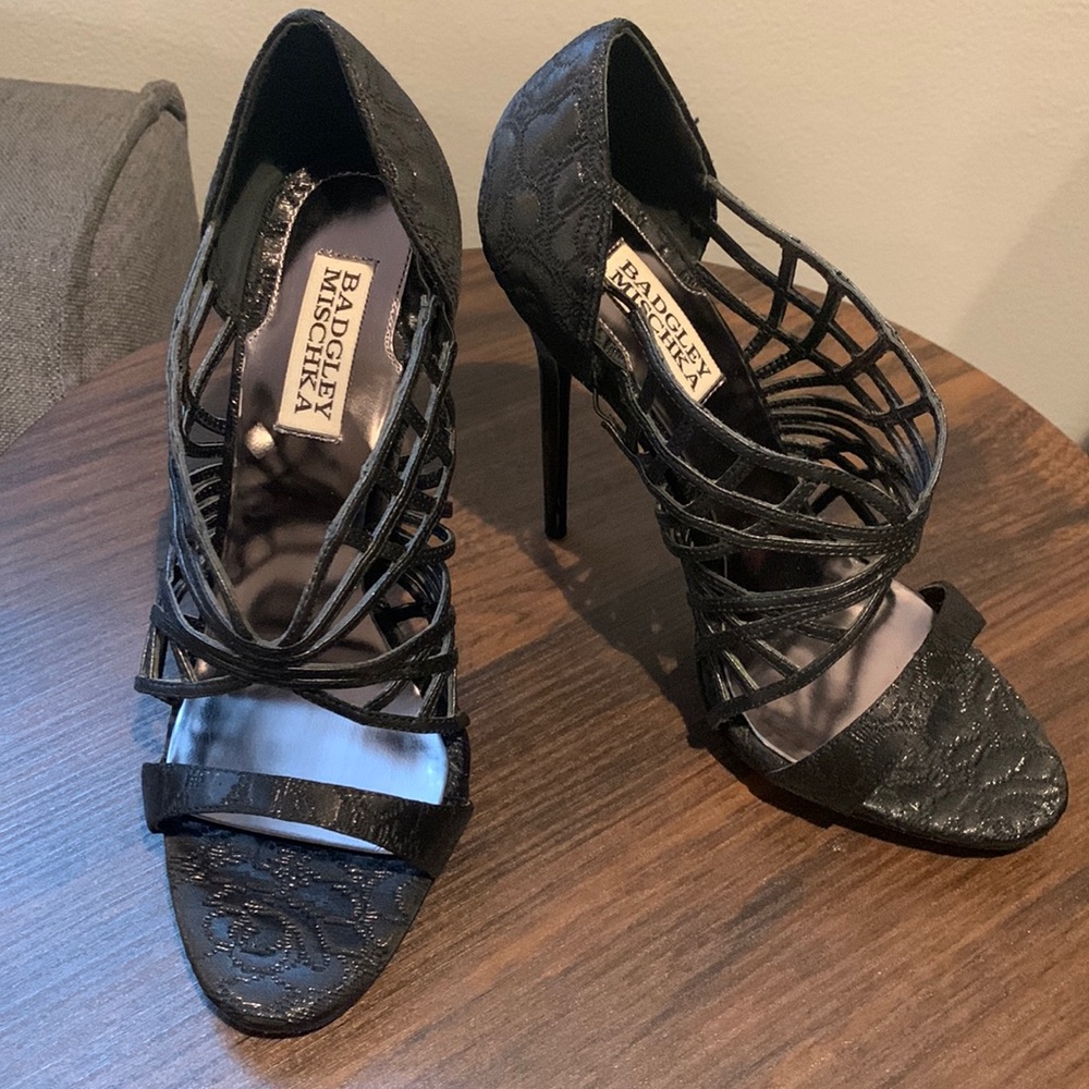 Badgley Mischka Sailor Black Metallic. size 7 brand new w box/dust bag.